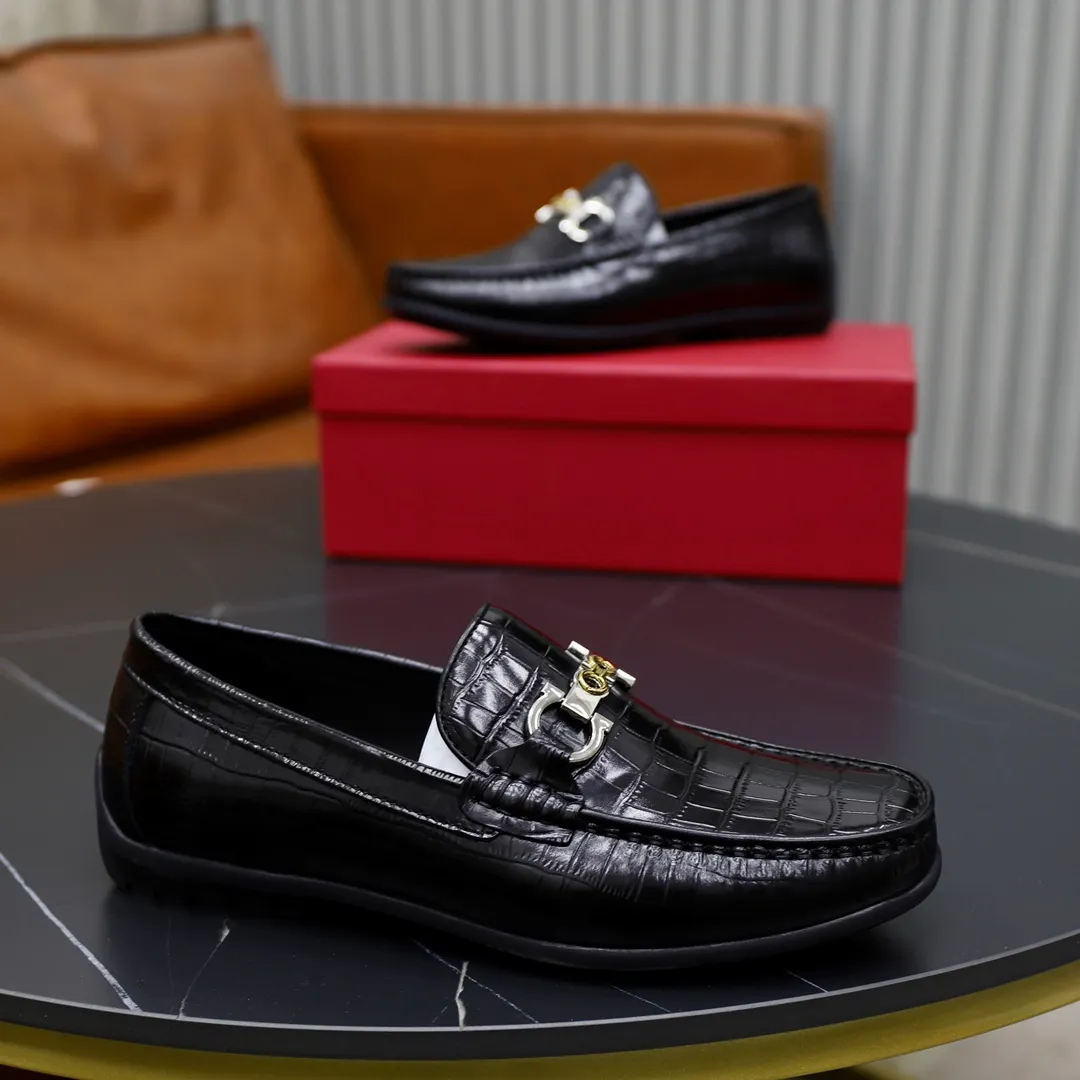 Men's shoes: 260🙅‍♂️🙅‍♂️🙅‍♂️Niuli Brand: Ferragamo Standard code: Men's code 38/44 (45 customized) Grade: Same as the official website Material: Original imported cowhide leather lining Original wear-resistant lightweight outsole Style category: Men's casual slip-on shoes Distinguished luxury brand elements top luxury Color: Actual picture color